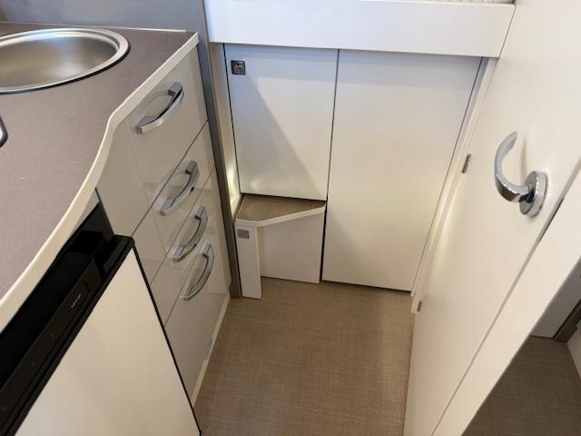 burstner Travel Van 590G HL-08