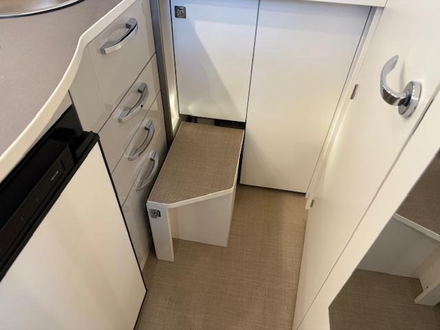 burstner Travel Van 590G HL-09