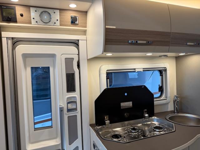 burstner Travel Van 590G HL-20